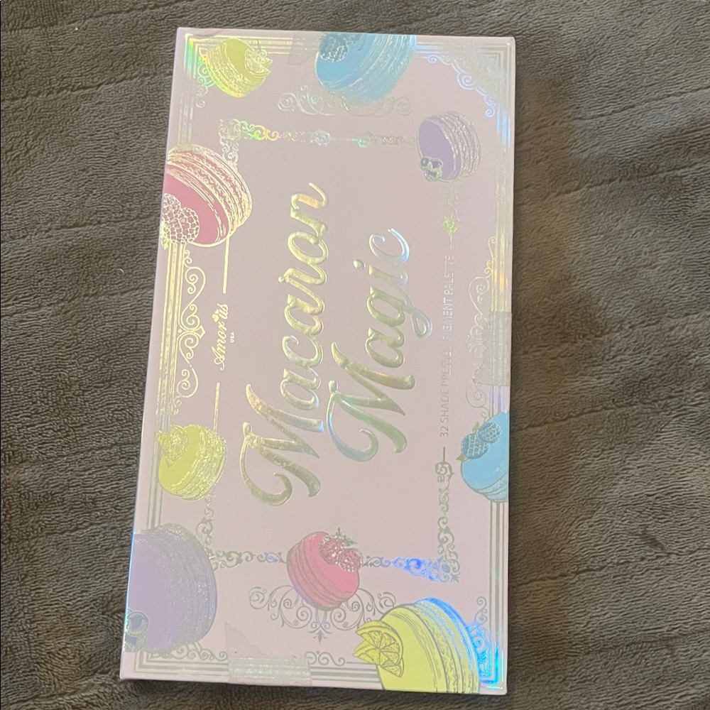 Macaron Magic Eyeshadow Palette